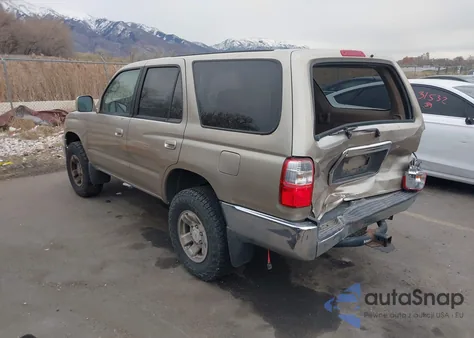 2002 Toyota 4Runner Sr5 V6 z USA, uszkodzony, nr VIN JT3GN86R820255104